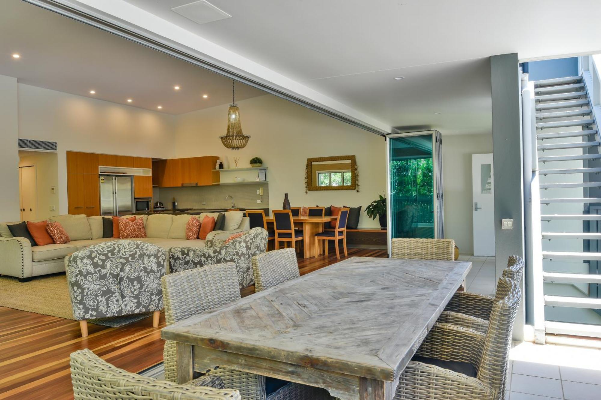 East On Byron Hotel Byron Bay Exterior photo
